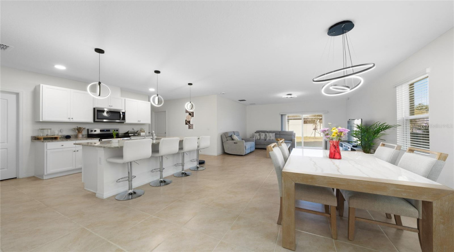 DAVENPORT, Florida 33837, 5 Bedrooms Bedrooms, ,3 BathroomsBathrooms,Residential,For Sale,MOULIN,0,MFRO6380628