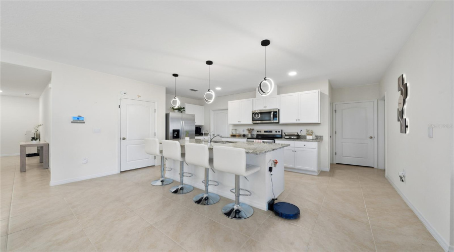 DAVENPORT, Florida 33837, 5 Bedrooms Bedrooms, ,3 BathroomsBathrooms,Residential,For Sale,MOULIN,0,MFRO6380628