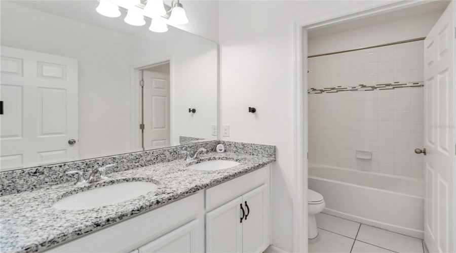 DAVENPORT, Florida 33837, 4 Bedrooms Bedrooms, ,2 BathroomsBathrooms,Residential,For Sale,AVENAL,0,MFRO6303370