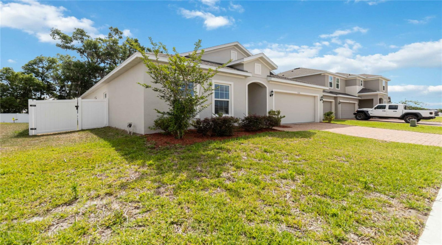 DAVENPORT, Florida 33837, 4 Bedrooms Bedrooms, ,2 BathroomsBathrooms,Residential,For Sale,AVENAL,0,MFRO6303370