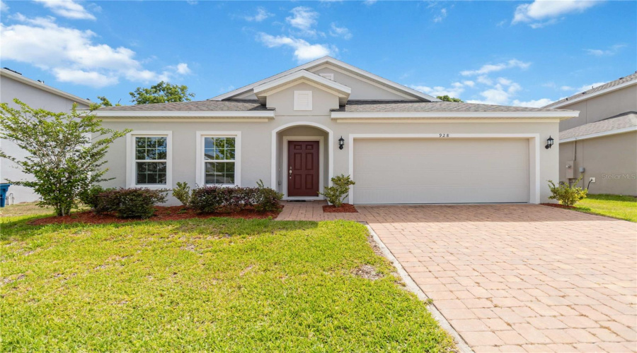 DAVENPORT, Florida 33837, 4 Bedrooms Bedrooms, ,2 BathroomsBathrooms,Residential,For Sale,AVENAL,0,MFRO6303370