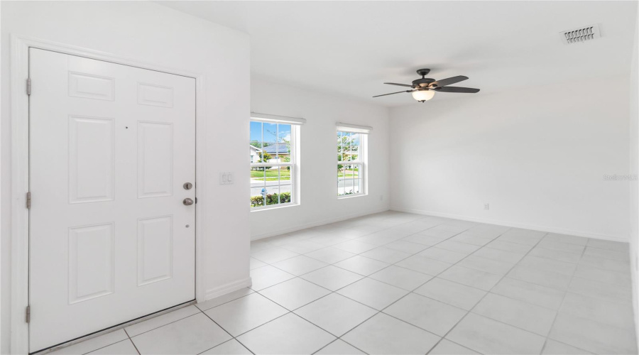 DAVENPORT, Florida 33837, 4 Bedrooms Bedrooms, ,2 BathroomsBathrooms,Residential,For Sale,AVENAL,0,MFRO6303370