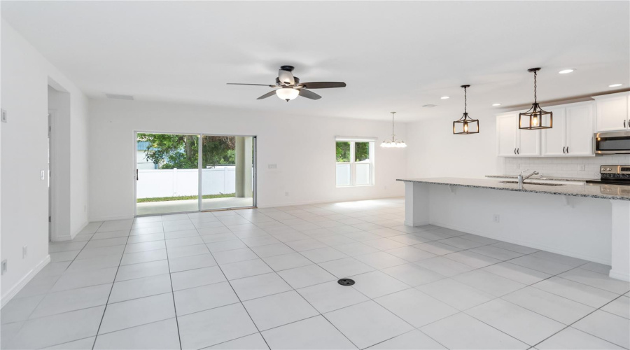 DAVENPORT, Florida 33837, 4 Bedrooms Bedrooms, ,2 BathroomsBathrooms,Residential,For Sale,AVENAL,0,MFRO6303370
