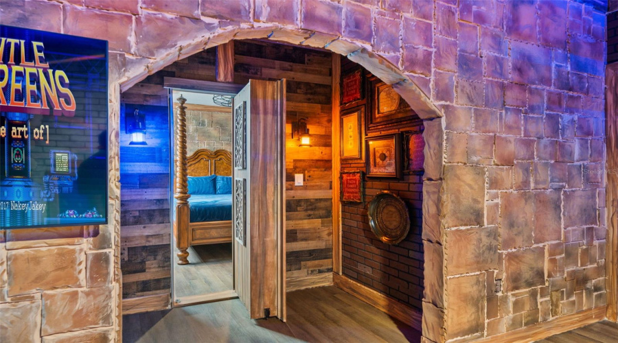 DAVENPORT, Florida 33896, 5 Bedrooms Bedrooms, ,5 BathroomsBathrooms,Residential,For Sale,KINGSBARN,0,MFRO6380692