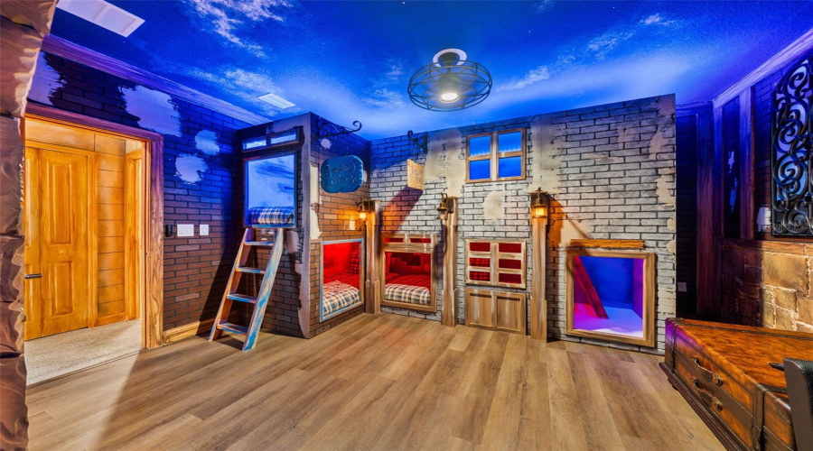 DAVENPORT, Florida 33896, 5 Bedrooms Bedrooms, ,5 BathroomsBathrooms,Residential,For Sale,KINGSBARN,0,MFRO6380692