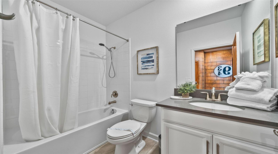 DAVENPORT, Florida 33896, 5 Bedrooms Bedrooms, ,5 BathroomsBathrooms,Residential,For Sale,KINGSBARN,0,MFRO6380692