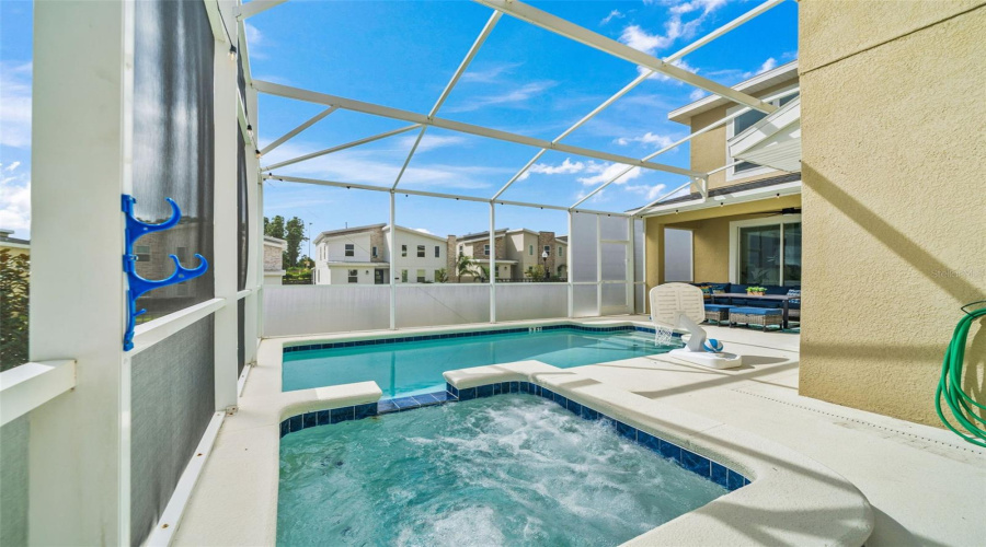 DAVENPORT, Florida 33896, 5 Bedrooms Bedrooms, ,5 BathroomsBathrooms,Residential,For Sale,KINGSBARN,0,MFRO6380692