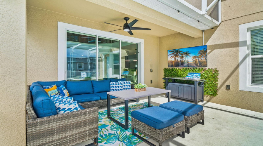 DAVENPORT, Florida 33896, 5 Bedrooms Bedrooms, ,5 BathroomsBathrooms,Residential,For Sale,KINGSBARN,0,MFRO6380692