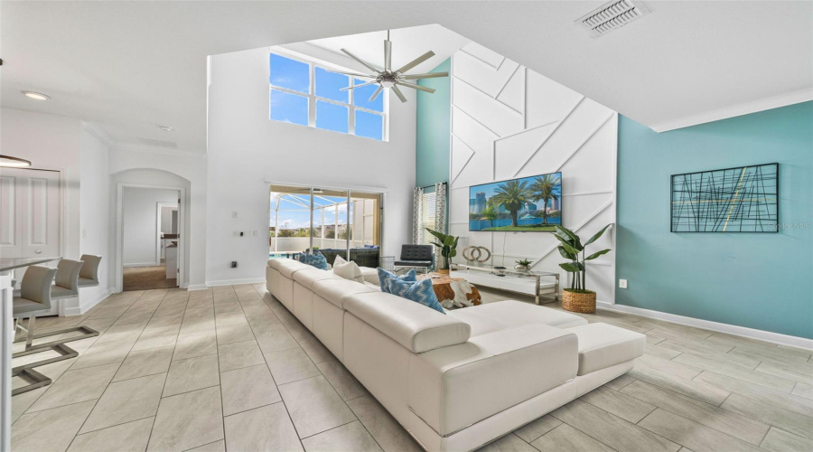 DAVENPORT, Florida 33896, 5 Bedrooms Bedrooms, ,5 BathroomsBathrooms,Residential,For Sale,KINGSBARN,0,MFRO6380692