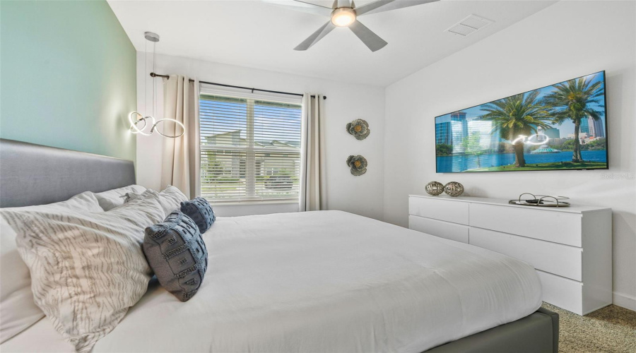 DAVENPORT, Florida 33896, 5 Bedrooms Bedrooms, ,5 BathroomsBathrooms,Residential,For Sale,KINGSBARN,0,MFRO6380692