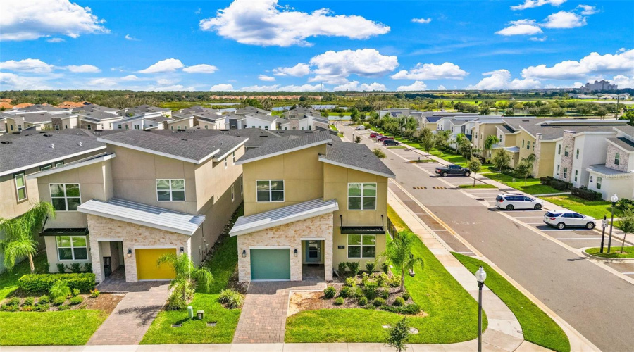 DAVENPORT, Florida 33896, 5 Bedrooms Bedrooms, ,5 BathroomsBathrooms,Residential,For Sale,KINGSBARN,0,MFRO6380692