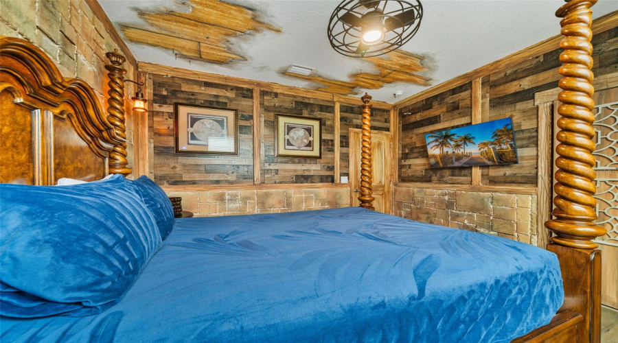 DAVENPORT, Florida 33896, 5 Bedrooms Bedrooms, ,5 BathroomsBathrooms,Residential,For Sale,KINGSBARN,0,MFRO6380692