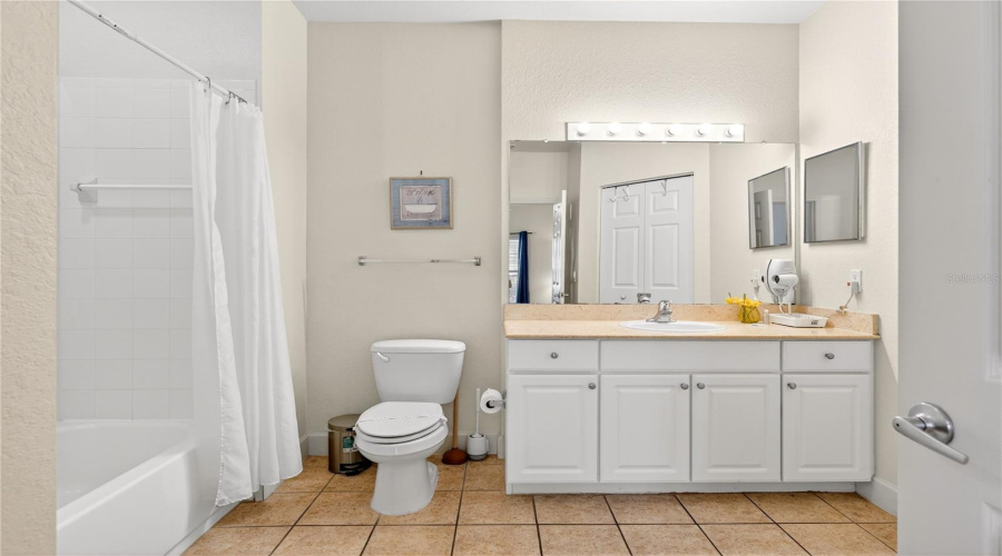 KISSIMMEE, Florida 34746, 4 Bedrooms Bedrooms, ,3 BathroomsBathrooms,Residential,For Sale,LUCAYAN HARBOUR CIR,0,MFRO6379583