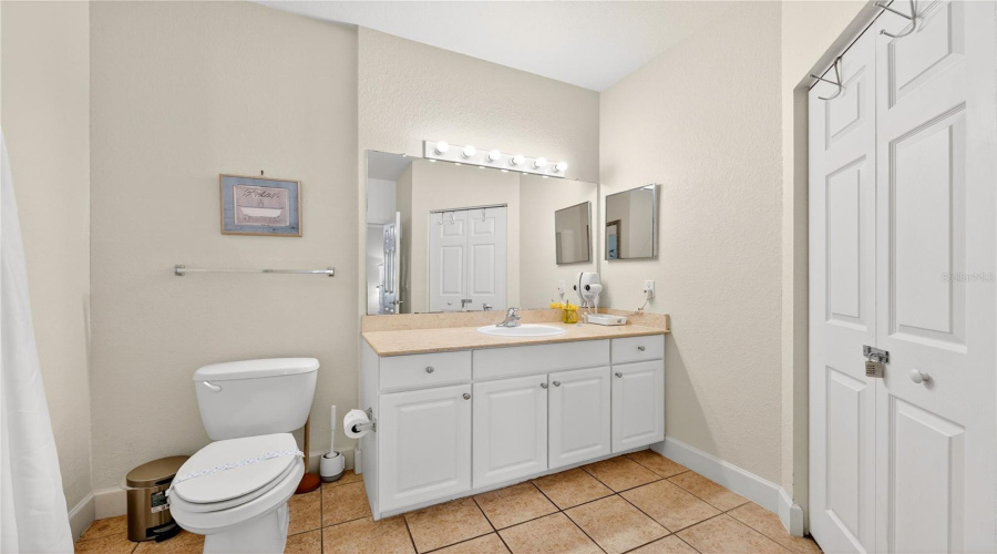 KISSIMMEE, Florida 34746, 4 Bedrooms Bedrooms, ,3 BathroomsBathrooms,Residential,For Sale,LUCAYAN HARBOUR CIR,0,MFRO6379583