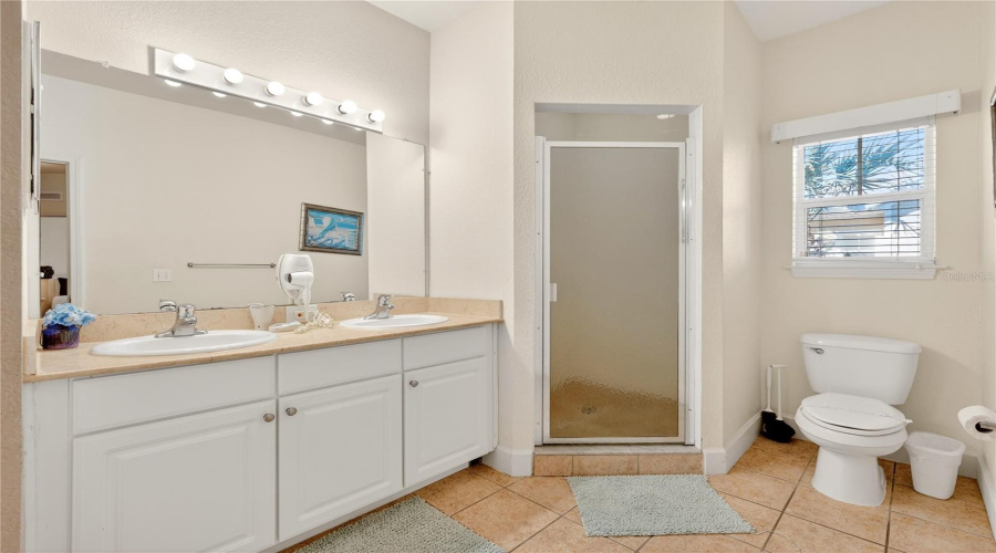 KISSIMMEE, Florida 34746, 4 Bedrooms Bedrooms, ,3 BathroomsBathrooms,Residential,For Sale,LUCAYAN HARBOUR CIR,0,MFRO6379583