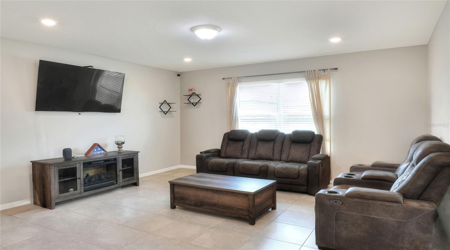 DAVENPORT, Florida 33837, 4 Bedrooms Bedrooms, ,2 BathroomsBathrooms,Residential,For Sale,ASPEN,0,MFRL4954814