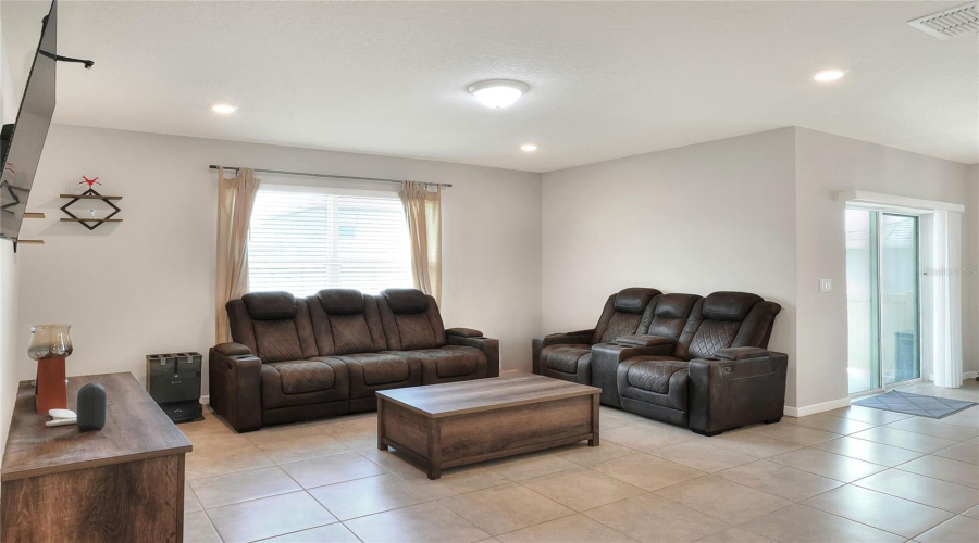 DAVENPORT, Florida 33837, 4 Bedrooms Bedrooms, ,2 BathroomsBathrooms,Residential,For Sale,ASPEN,0,MFRL4954814