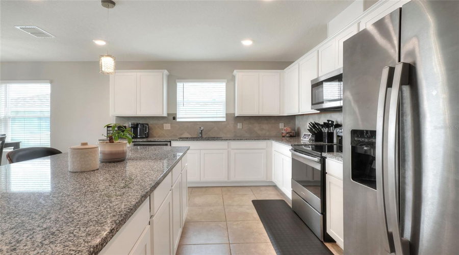 DAVENPORT, Florida 33837, 4 Bedrooms Bedrooms, ,2 BathroomsBathrooms,Residential,For Sale,ASPEN,0,MFRL4954814