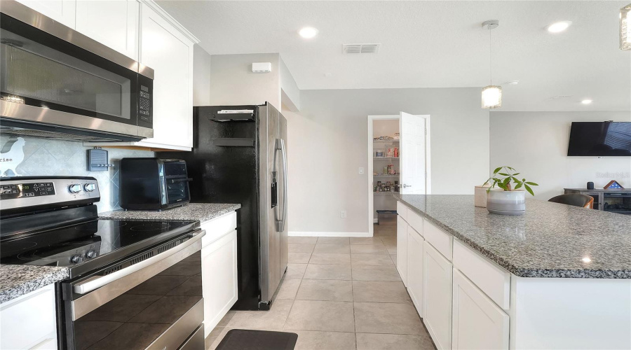 DAVENPORT, Florida 33837, 4 Bedrooms Bedrooms, ,2 BathroomsBathrooms,Residential,For Sale,ASPEN,0,MFRL4954814