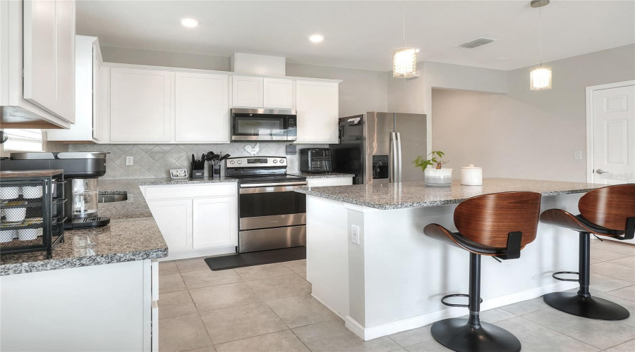 DAVENPORT, Florida 33837, 4 Bedrooms Bedrooms, ,2 BathroomsBathrooms,Residential,For Sale,ASPEN,0,MFRL4954814