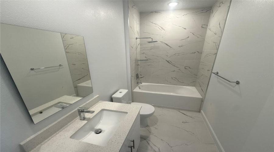 Shared bathroom room 2, 3 and 4