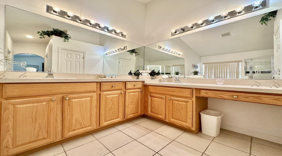 DAVENPORT, Florida 33897, 4 Bedrooms Bedrooms, ,3 BathroomsBathrooms,Residential,For Sale,BRIDGEWATER,0,MFRO6379007