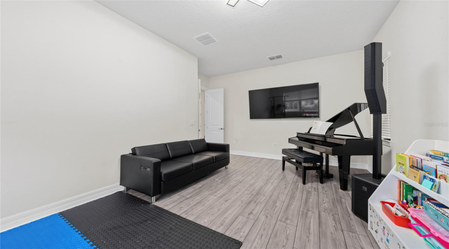 ORLANDO, Florida 32836, 4 Bedrooms Bedrooms, ,4 BathroomsBathrooms,Residential,For Sale,LEAF GROVE CIRCLE,0,MFRS5143398