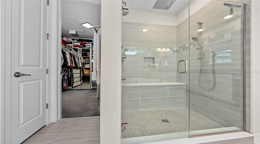 ORLANDO, Florida 32836, 4 Bedrooms Bedrooms, ,4 BathroomsBathrooms,Residential,For Sale,LEAF GROVE CIRCLE,0,MFRS5143398