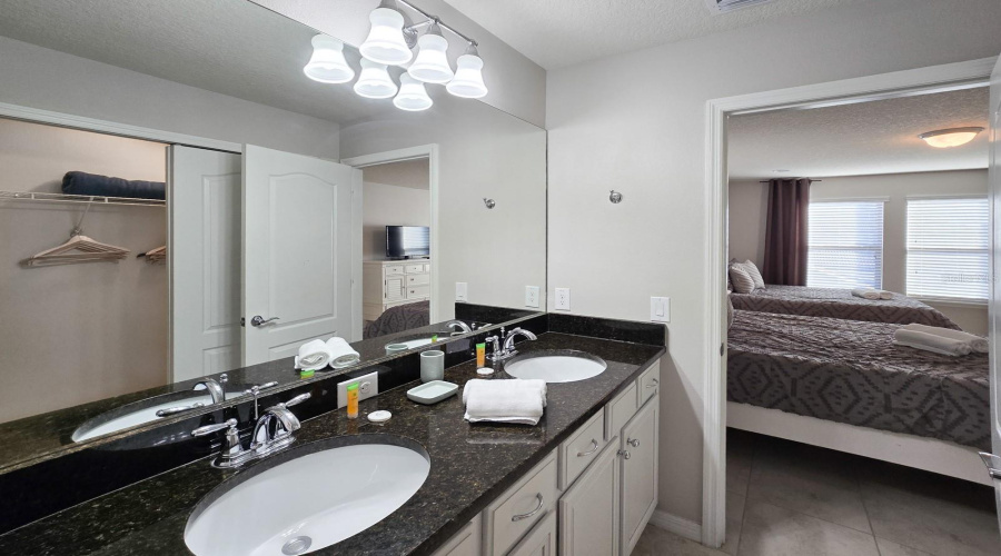 KISSIMMEE, Florida 34747, 5 Bedrooms Bedrooms, ,4 BathroomsBathrooms,Residential,For Sale,MAJORCA,0,MFRO6380751