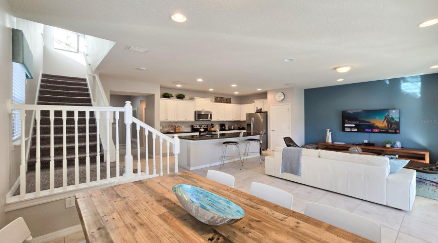 KISSIMMEE, Florida 34747, 5 Bedrooms Bedrooms, ,4 BathroomsBathrooms,Residential,For Sale,MAJORCA,0,MFRO6380751