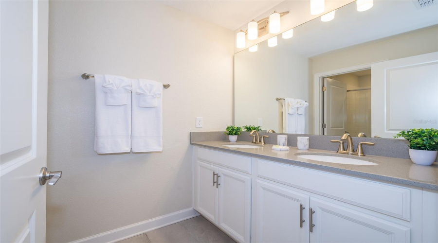 KISSIMMEE, Florida 34746, 4 Bedrooms Bedrooms, ,3 BathroomsBathrooms,Residential,For Sale,WINDERMERE,0,MFRS5143421