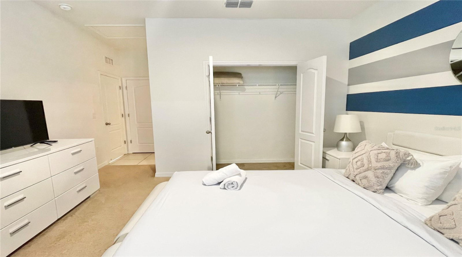 Downstairs main bedroom 1