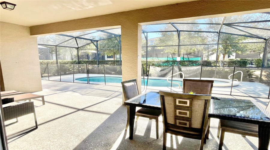 DAVENPORT, Florida 33837, 7 Bedrooms Bedrooms, ,5 BathroomsBathrooms,Residential,For Sale,BROAD OAK,0,MFRS5143390