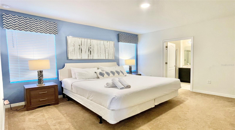 Upstairs main bedroom 5