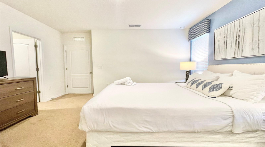 Upstairs main bedroom 5