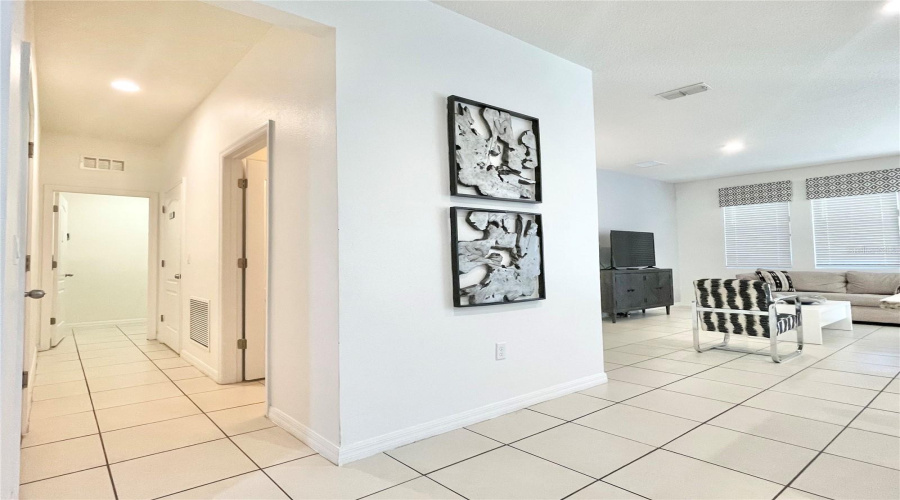 DAVENPORT, Florida 33837, 7 Bedrooms Bedrooms, ,5 BathroomsBathrooms,Residential,For Sale,BROAD OAK,0,MFRS5143390