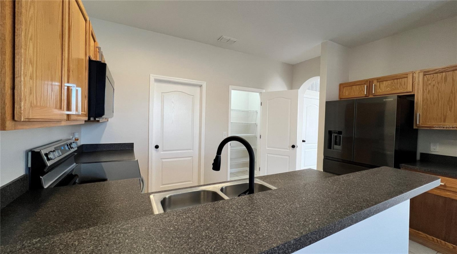 DAVENPORT, Florida 33896, 4 Bedrooms Bedrooms, ,3 BathroomsBathrooms,Residential,For Sale,STARBIRD,0,MFRS5143396