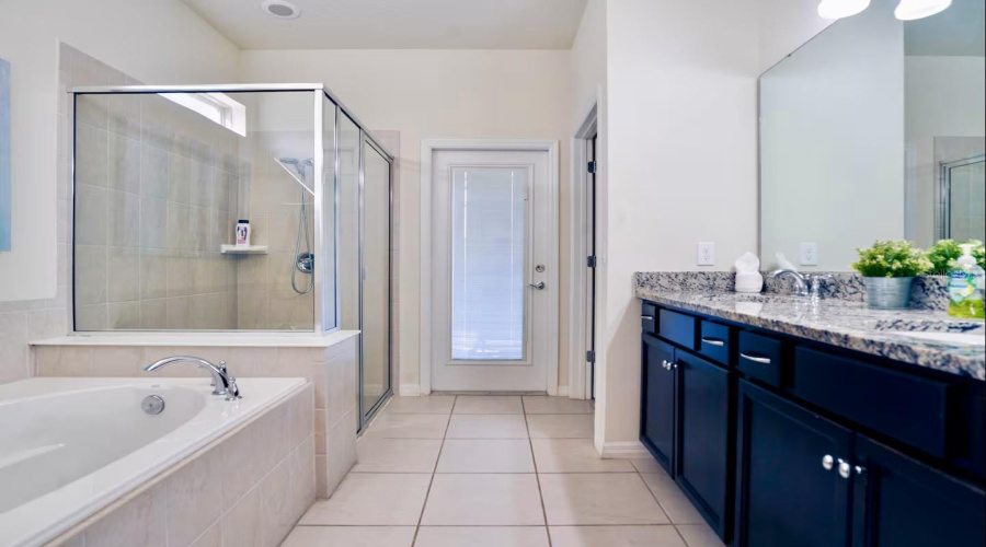 KISSIMMEE, Florida 34747, 7 Bedrooms Bedrooms, ,5 BathroomsBathrooms,Residential,For Sale,ZURICH,0,MFRO6348445