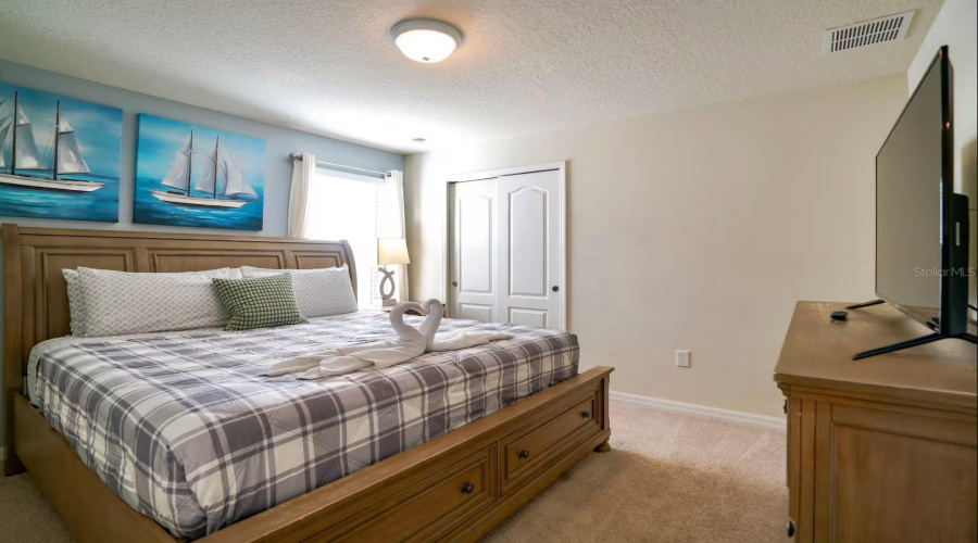 KISSIMMEE, Florida 34747, 7 Bedrooms Bedrooms, ,5 BathroomsBathrooms,Residential,For Sale,ZURICH,0,MFRO6348445