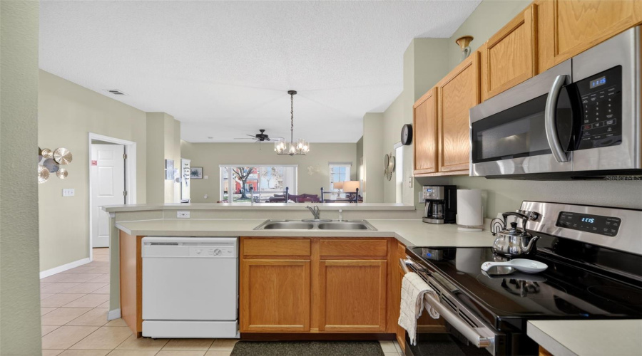 KISSIMMEE, Florida 34747, 3 Bedrooms Bedrooms, ,2 BathroomsBathrooms,Residential,For Sale,CRYSTAL COVE,0,MFRS5143280