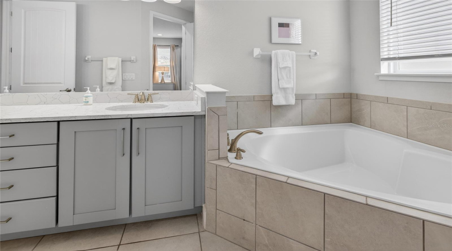 KISSIMMEE, Florida 34747, 11 Bedrooms Bedrooms, ,10 BathroomsBathrooms,Residential,For Sale,FAIRFAX,0,MFRO6380550