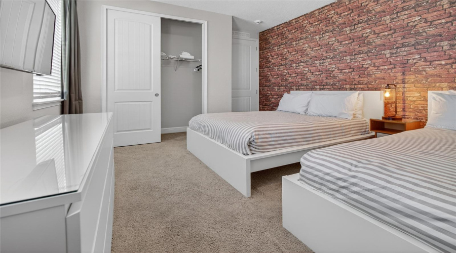 KISSIMMEE, Florida 34747, 11 Bedrooms Bedrooms, ,10 BathroomsBathrooms,Residential,For Sale,FAIRFAX,0,MFRO6380550