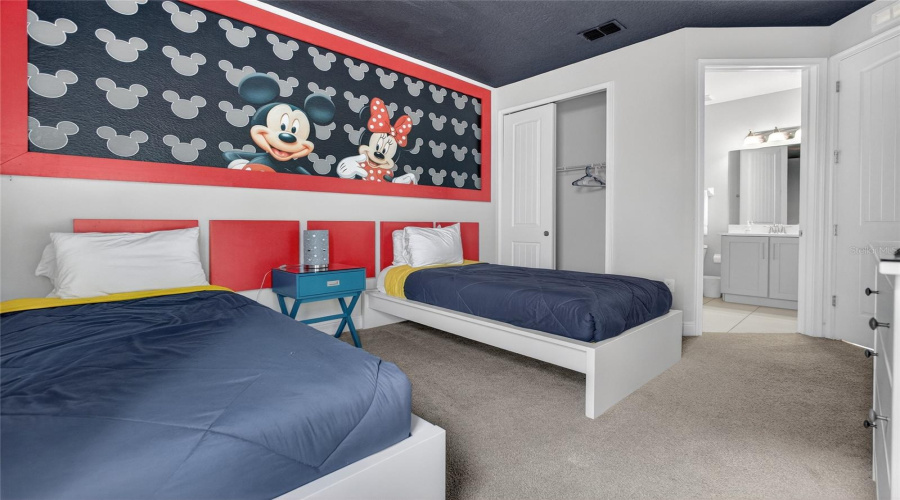 KISSIMMEE, Florida 34747, 11 Bedrooms Bedrooms, ,10 BathroomsBathrooms,Residential,For Sale,FAIRFAX,0,MFRO6380550