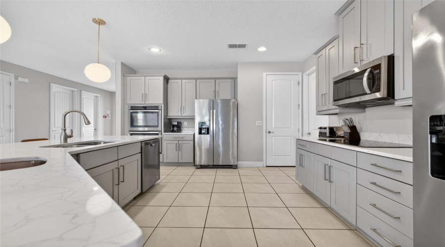 KISSIMMEE, Florida 34747, 11 Bedrooms Bedrooms, ,10 BathroomsBathrooms,Residential,For Sale,FAIRFAX,0,MFRO6380550