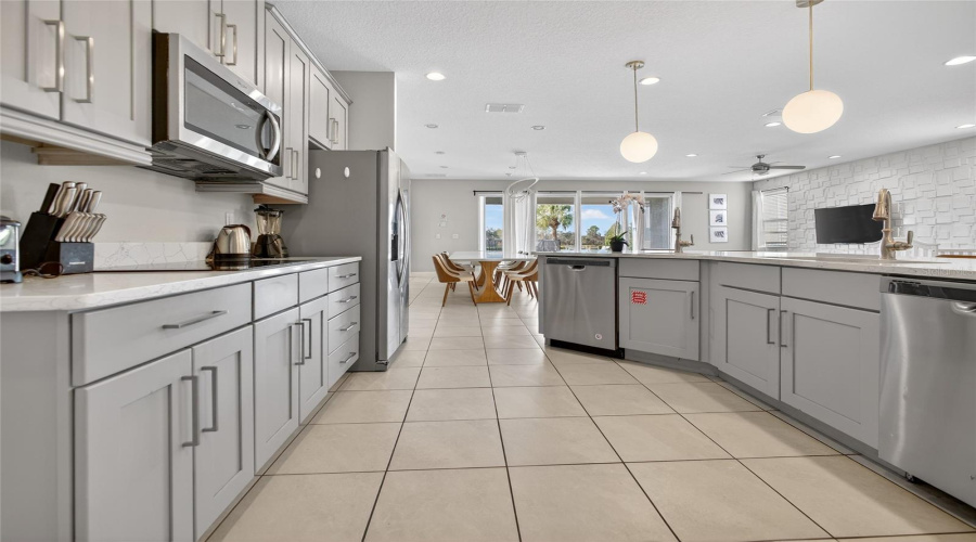 KISSIMMEE, Florida 34747, 11 Bedrooms Bedrooms, ,10 BathroomsBathrooms,Residential,For Sale,FAIRFAX,0,MFRO6380550