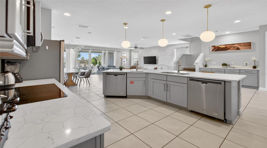 KISSIMMEE, Florida 34747, 11 Bedrooms Bedrooms, ,10 BathroomsBathrooms,Residential,For Sale,FAIRFAX,0,MFRO6380550