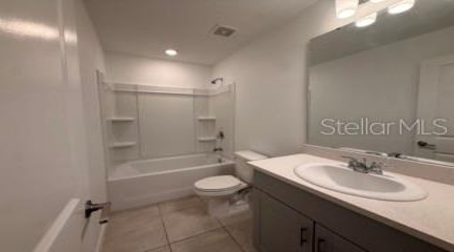 DAVENPORT, Florida 33837, 3 Bedrooms Bedrooms, ,2 BathroomsBathrooms,Residential,For Sale,CANARY,0,MFRS5143457