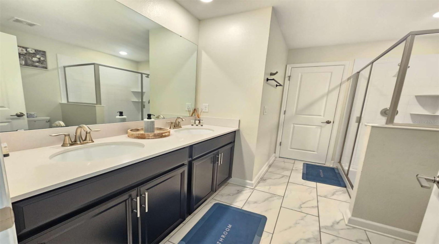 DAVENPORT, Florida 33896, 8 Bedrooms Bedrooms, ,5 BathroomsBathrooms,Residential,For Sale,CHALLENGE,0,MFRO6380775