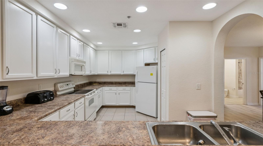 KISSIMMEE, Florida 34747, 2 Bedrooms Bedrooms, ,2 BathroomsBathrooms,Residential,For Sale,TREASURE TROVE,0,MFRO6376469