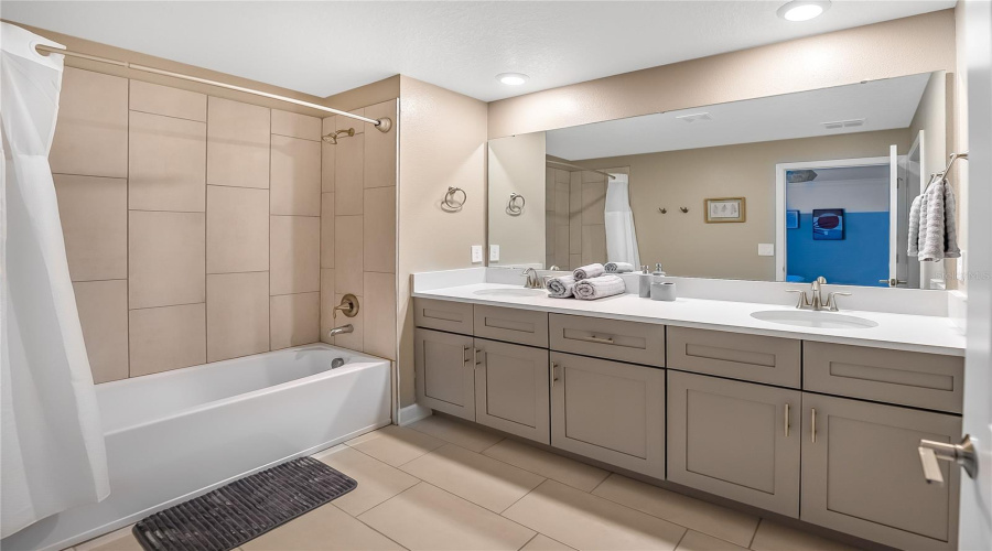 KISSIMMEE, Florida 34746, 5 Bedrooms Bedrooms, ,4 BathroomsBathrooms,Residential,For Sale,SCRAPBOOK,0,MFRTB8474050